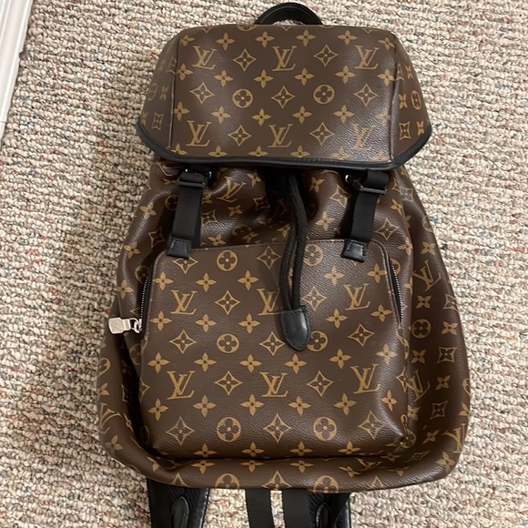 Louis Vuitton backpack monogram great condition - Picture 2 of 14